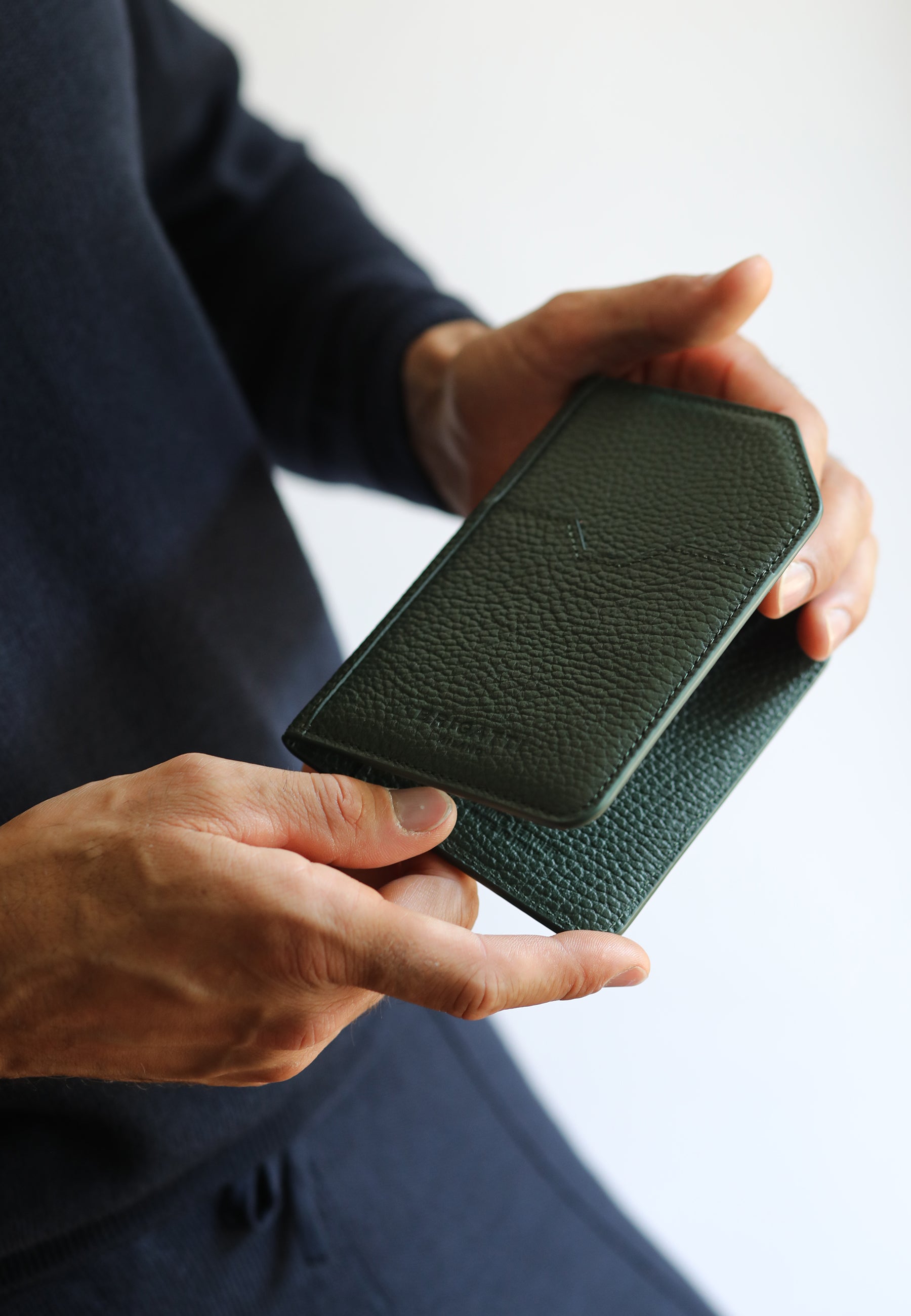 Porta passaporto verde